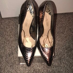 Sam & Libby Brown, bronze metallic faux snakeskin heels, size 8